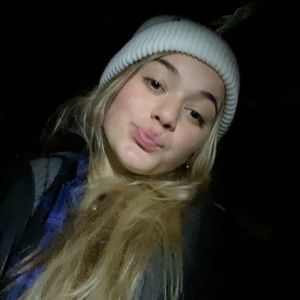 Meet your Posher, Maria